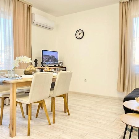 Central Apartment For 4 Guests Next To State Opera 스타라 자고라 외부 사진