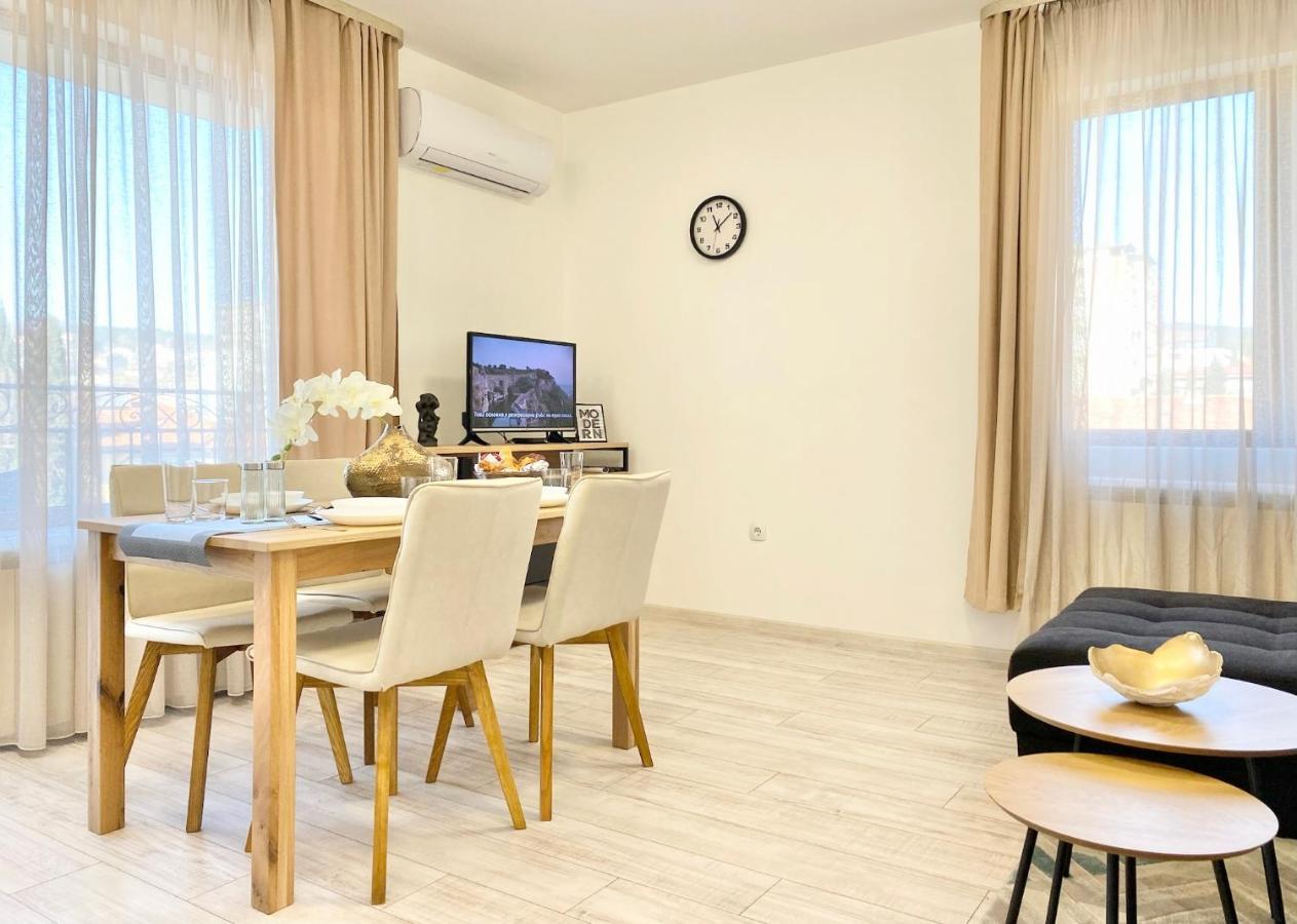 Central Apartment For 4 Guests Next To State Opera 스타라 자고라 외부 사진